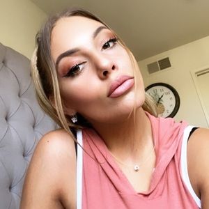 Meet your Posher, Lucie